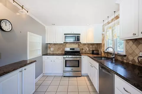 9 Marilyn Rd, Bourne, MA 02532 photo 6
