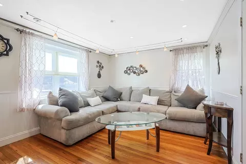 9 Marilyn Rd, Bourne, MA 02532 photo 2