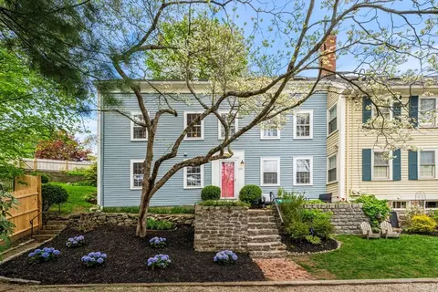 159 Elm St #2, Marblehead, MA 01945