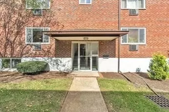 22 Bryon Rd #3, Chestnut Hill, MA 02467