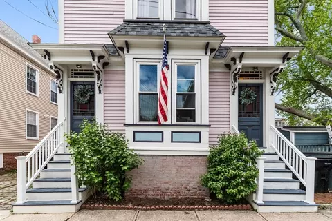 2 Warner St, Salem, MA 01970 photo 2