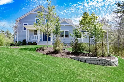 34 Split Rock Ln, Mattapoisett, MA 02739