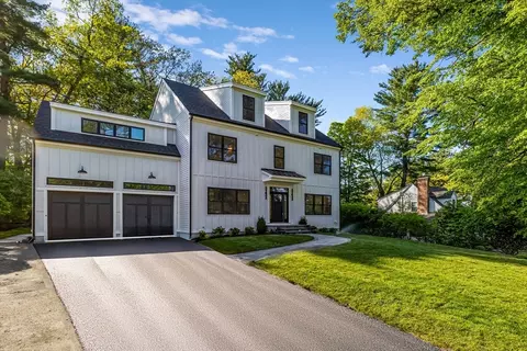 15 Oxbow Rd, Lynnfield, MA 01940