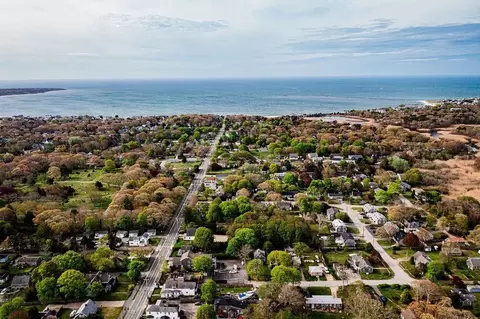 187 Sea St, Hyannis, MA 02601