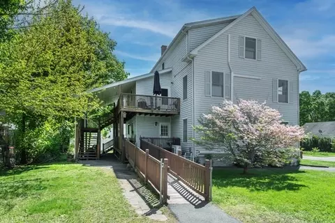 21 Mount Tom Ave #21, Easthampton, MA 01027 photo 3