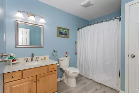 Bath - 62 Maple St #J, Canton, MA 02021 photo 2 of 2