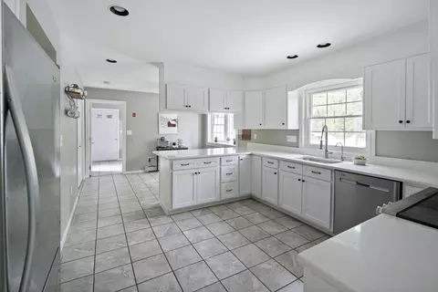 192 Parker St, Maynard, MA 01754 photo 3