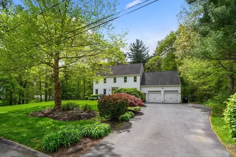 1 Bramblewood St, Bridgewater, MA 02324