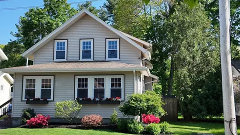 6 Hanson St, Wakefield, MA 01880