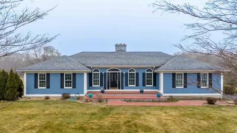259 Highland Ave, Dartmouth, MA 02747