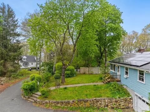 30 Trowbridge Rd, Bourne, MA 02532 photo 4