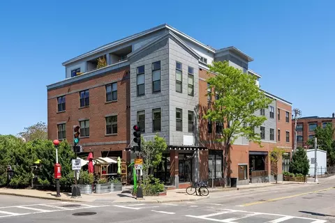 156 Green St #303, Boston, MA 02130