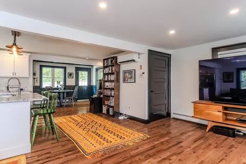 143 West St, Easthampton, MA 01027 photo 9