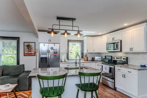 143 West St, Easthampton, MA 01027 photo 10