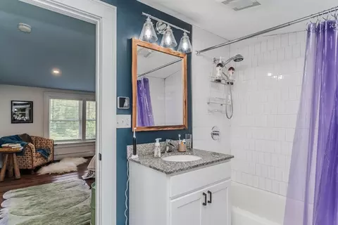 143 West St, Easthampton, MA 01027 photo 24