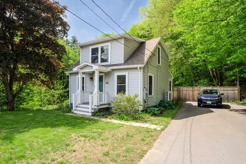 143 West St, Easthampton, MA 01027 photo 2
