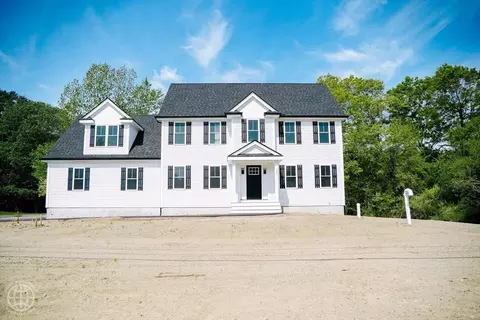 32 Woodview Dr, Taunton, MA 02780