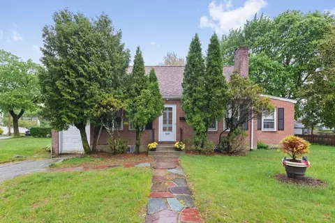 137 Russell Rd, Newton, MA 02465