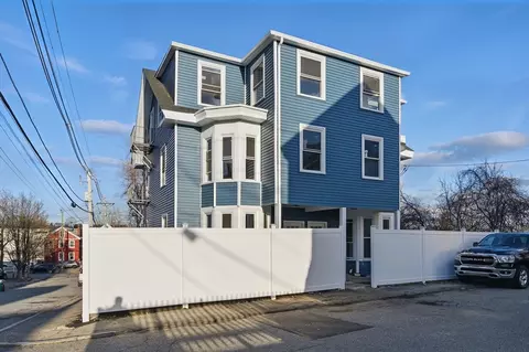 17 Burns St UNIT C, Lowell, MA 01852