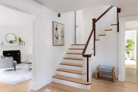 37 Randolph Rd, Chestnut Hill, MA 02467 photo 2