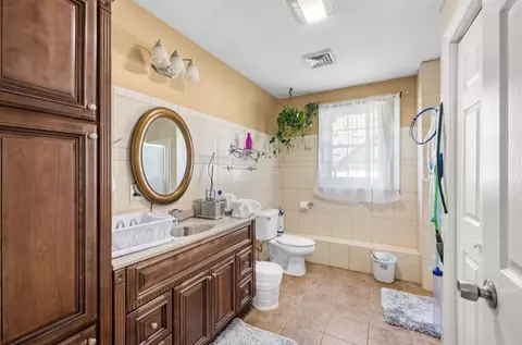 Bath - 1072 Laurel St, Fall River, MA 02721 photo 2 of 2