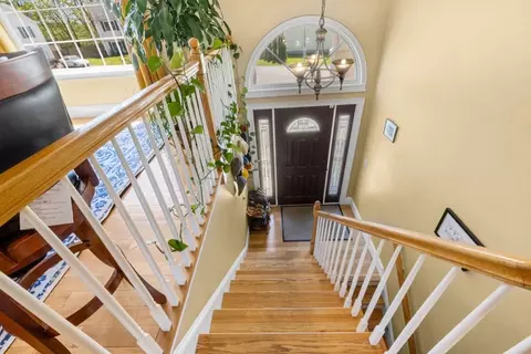 Entry Way - 1072 Laurel St, Fall River, MA 02721 photo 2 of 5