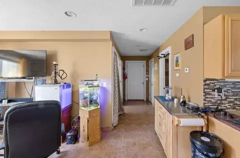 Entry Way - 1072 Laurel St, Fall River, MA 02721 photo 3 of 5