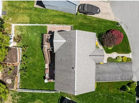 View/Area - 1072 Laurel St, Fall River, MA 02721 photo 1 of 4