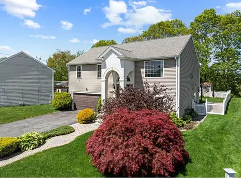 Exterior - 1072 Laurel St, Fall River, MA 02721 photo 2 of 5