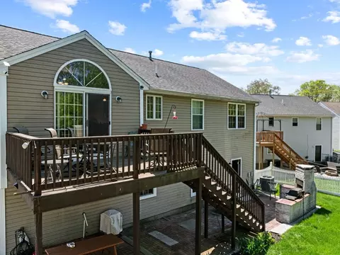 Exterior - 1072 Laurel St, Fall River, MA 02721 photo 4 of 5