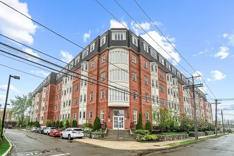 120 Wyllis Ave #102, Everett, MA 02149