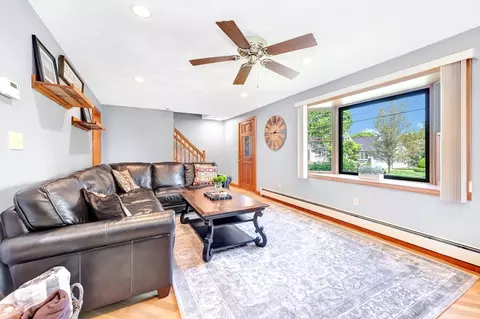 4 Shetland Rd, Danvers, MA 01923 photo 5