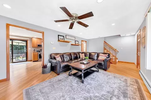 4 Shetland Rd, Danvers, MA 01923 photo 4