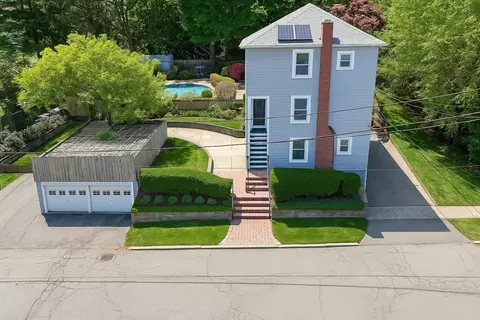 24 Spruce St, Lynn, MA 01905