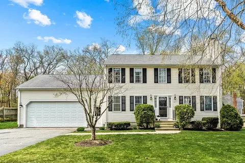 15 Candleberry Ln, Attleboro, MA 02703