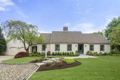 91 Gretchen Ln, Holliston, MA 01746