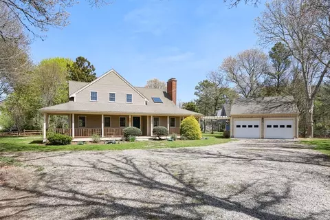 56 Davisville Rd, Falmouth, MA 02536