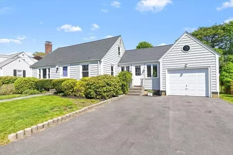 43 Mandalay Rd, Weymouth, MA 02190
