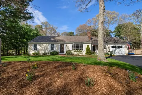 20 Truman Ln, Cotuit, MA 02635 photo 2
