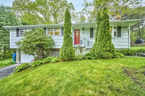 15 Princeton Rd, Burlington, MA 01803