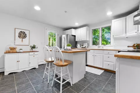 Kitchen - 40 Cornell Rd, Beverly, MA 01915 photo 1 of 4