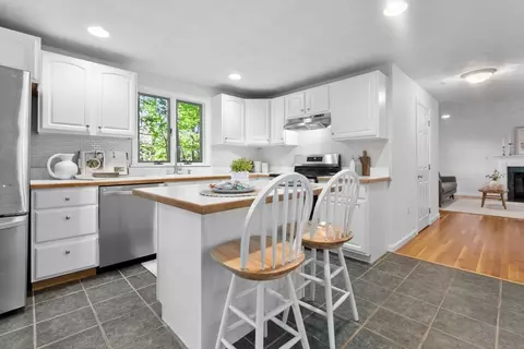 Kitchen - 40 Cornell Rd, Beverly, MA 01915 photo 4 of 4