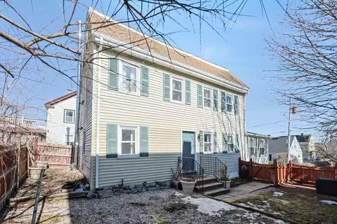 8 Scotia St, Salem, MA 01970