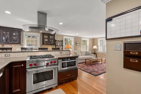 4 Granite St, Wellesley, MA 02482 photo 9