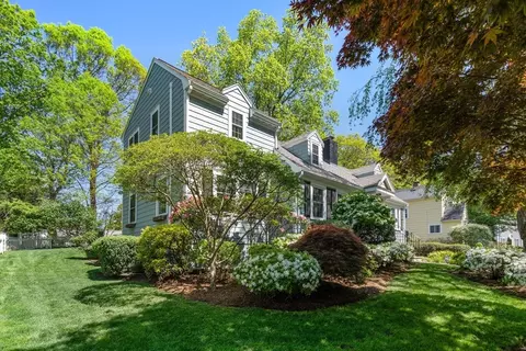 4 Granite St, Wellesley, MA 02482 photo 2