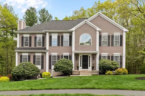 295 Webster Woods Ln, North Andover, MA 01845