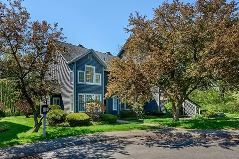 53 Amity Pl #53, Amherst, MA 01002