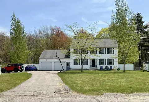 13 Minuteman Dr, Templeton, MA 01468