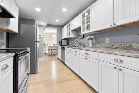 1 Loring Ave #212, Swampscott, MA 01907