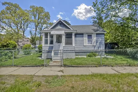 69 Eddy St, Springfield, MA 01104